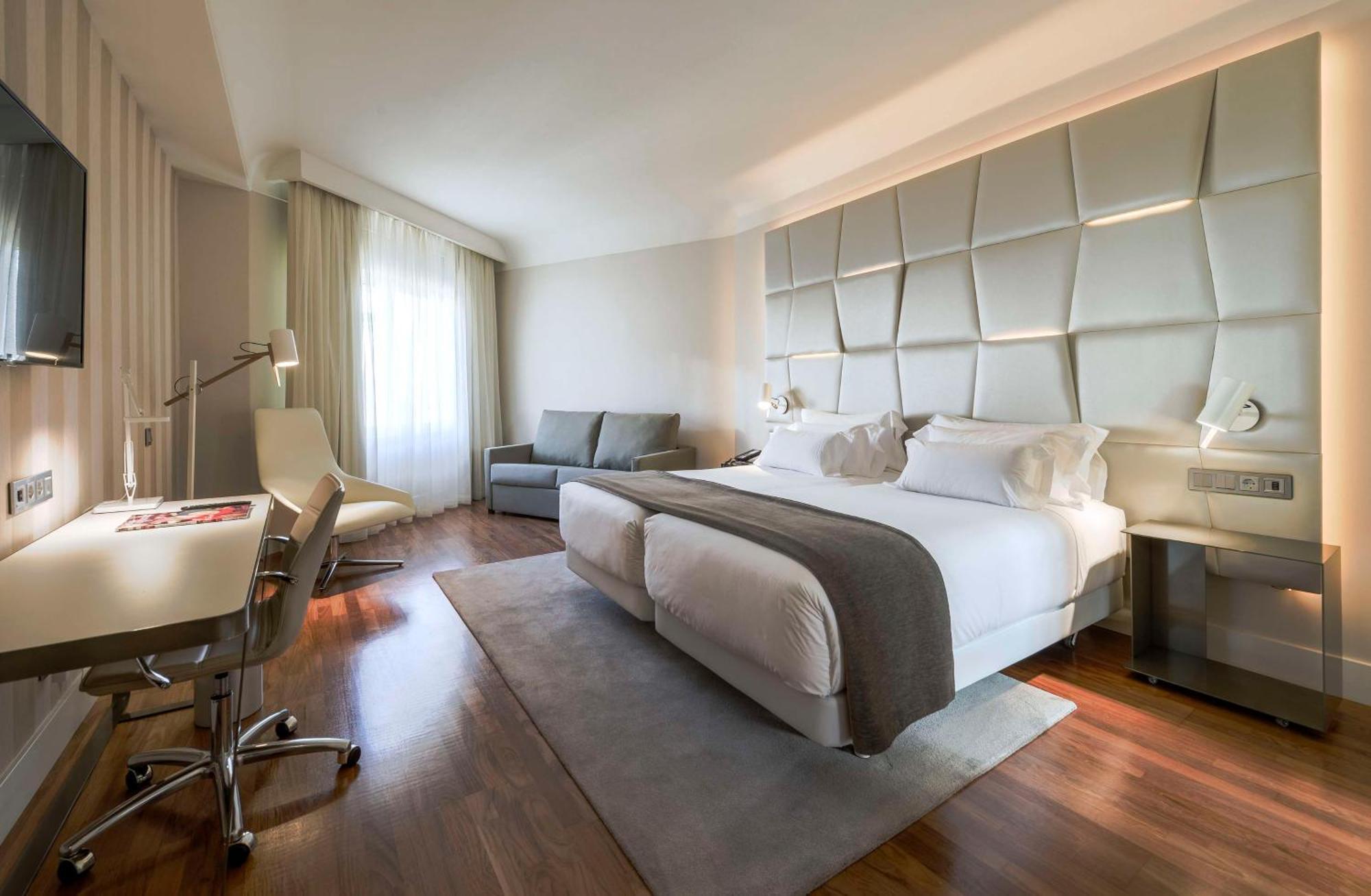 Nh Collection Madrid Colon Hotel Bagian luar foto